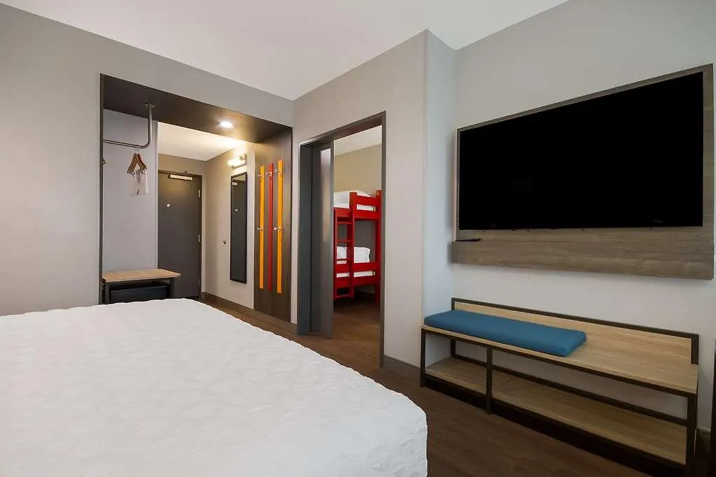 Tru By Hilton Destin Hotel